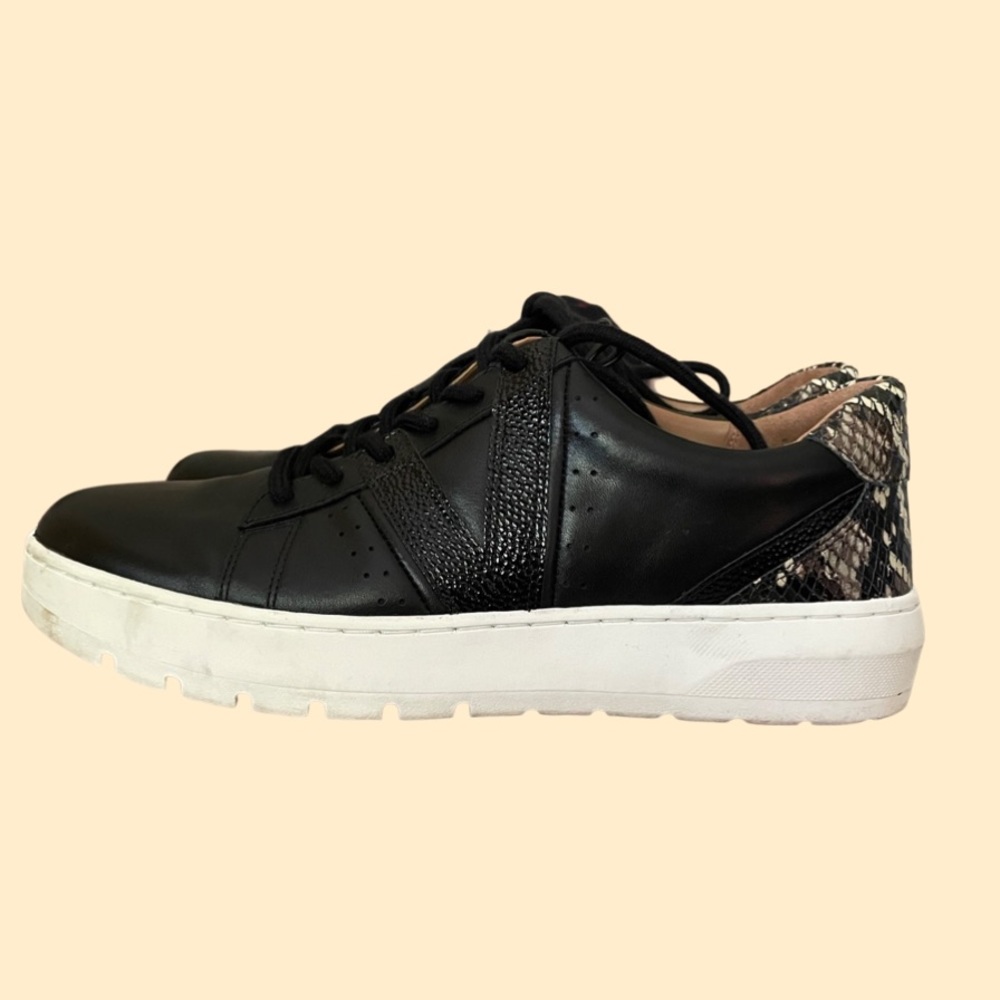 Vionic Simasa Leather Sneakers